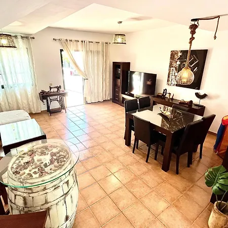 Casa Cukito Feriehus *